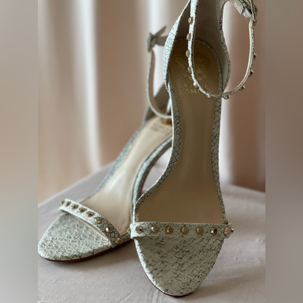 Vince Camuto snake heels sandals size US 8.5 NWOT